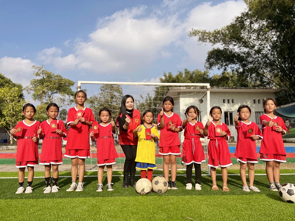 广青科技志愿者服务队走进乐安小学举办趣味运动会